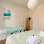 Vatican 10 Min Modern Apartment Ac, Wi-Fi, Netflix