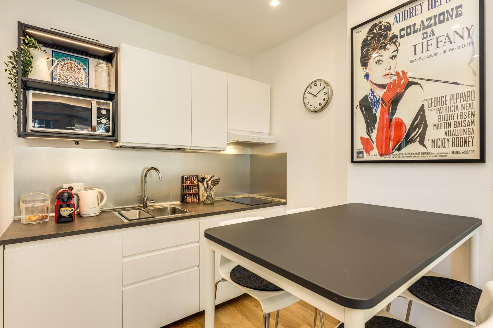 Apartment Vatican 10 Min Modern Ac, Wi-fi, Netflix